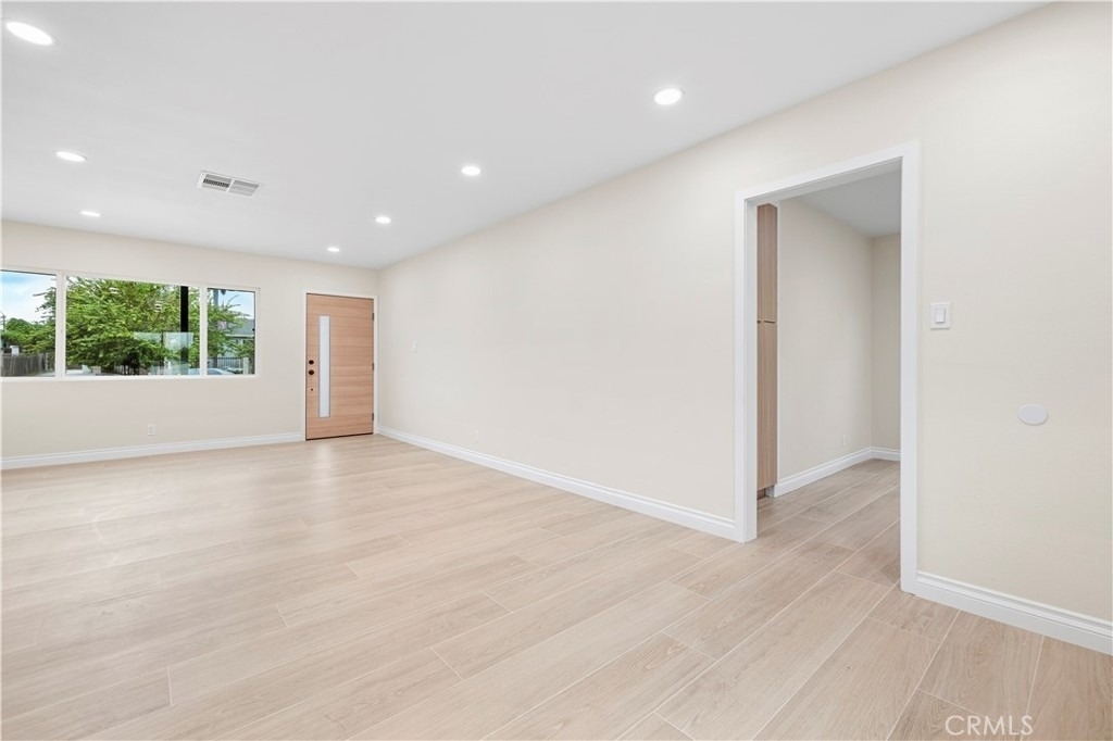 12978 Kamloops Street - Photo 8