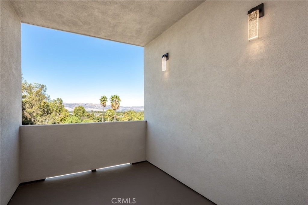6800 Variel Avenue - Photo 12