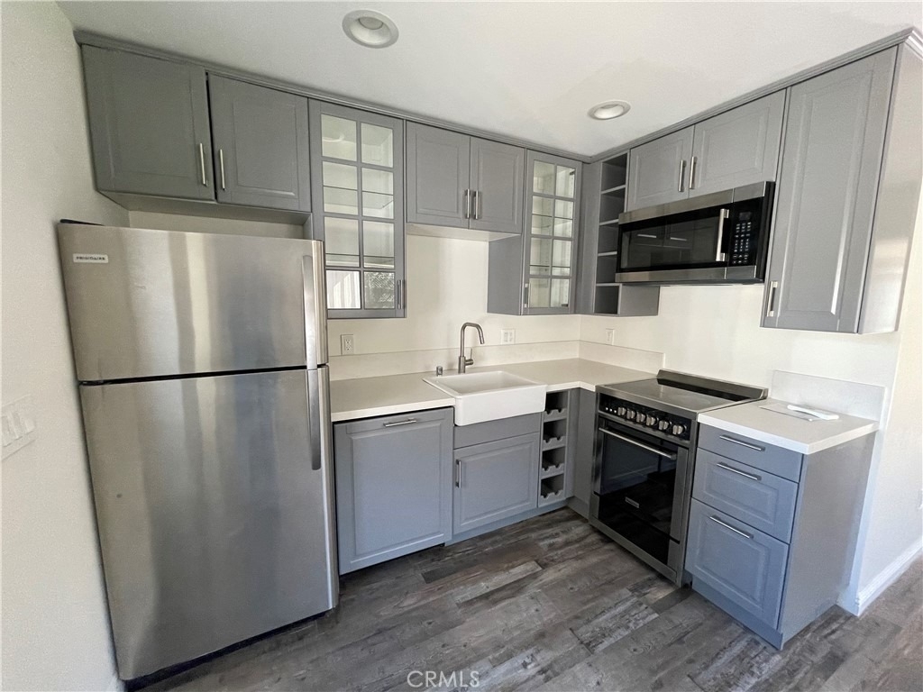 22018 Martinez St - Photo 3