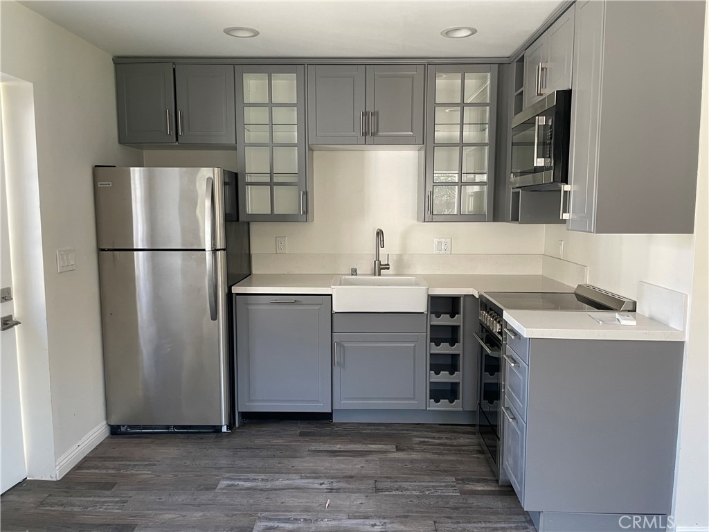 22018 Martinez St - Photo 2