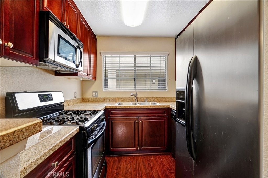 5510 Owensmouth Avenue - Photo 12