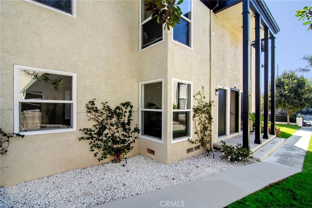 1949 20th Street - Photo 4