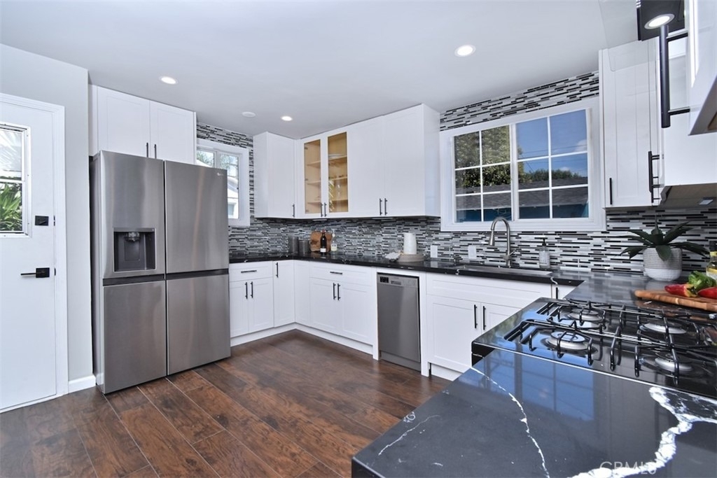 5724 Halbrent Avenue - Photo 13