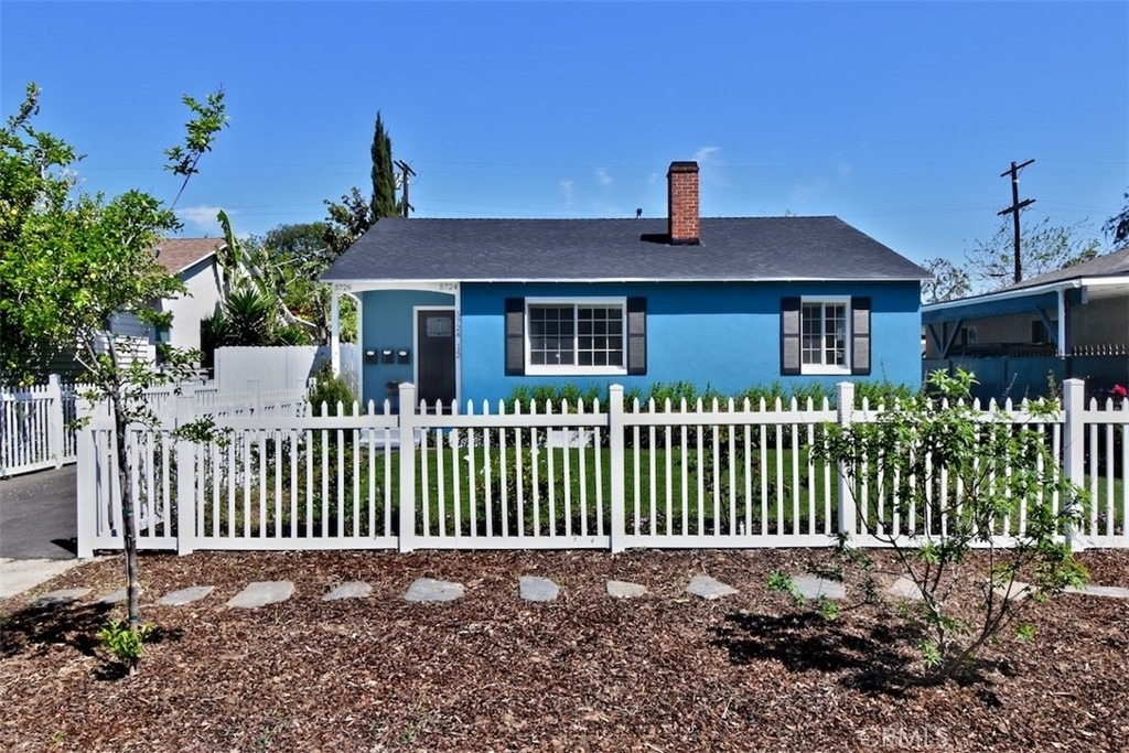 5724 Halbrent Avenue - Photo 2