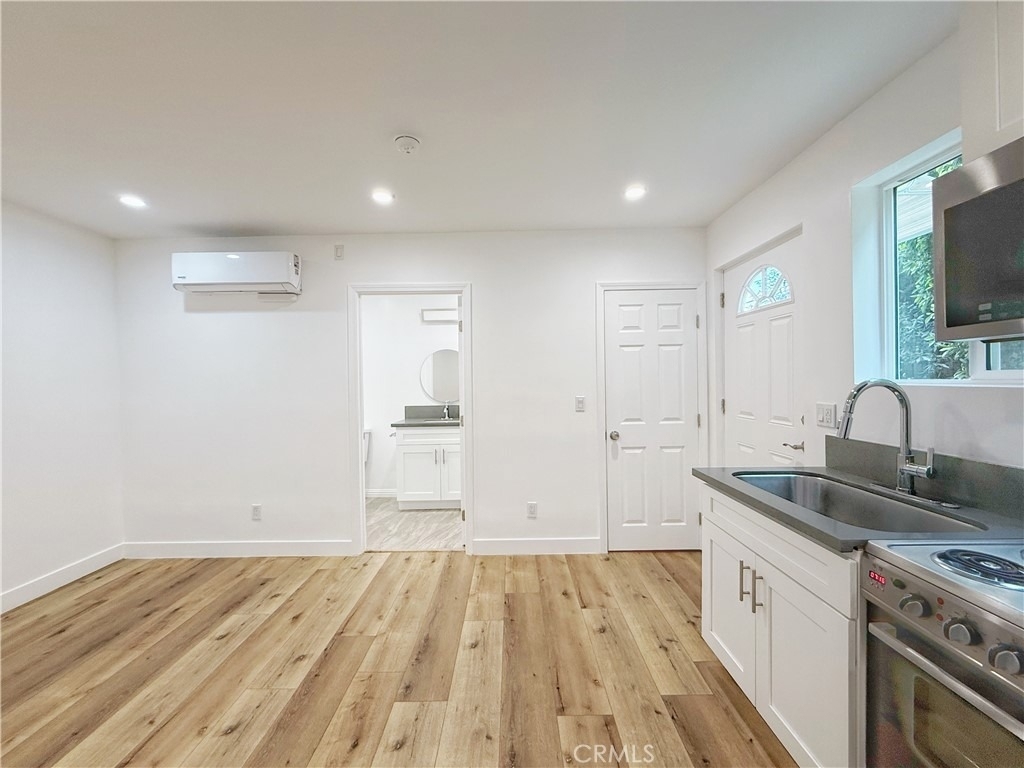 637 635 N Harvard Boulevard - Photo 4