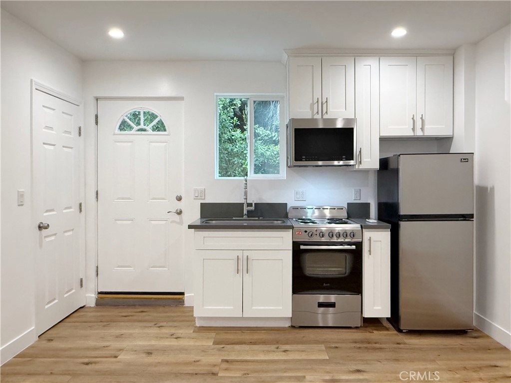 637 635 N Harvard Boulevard - Photo 2