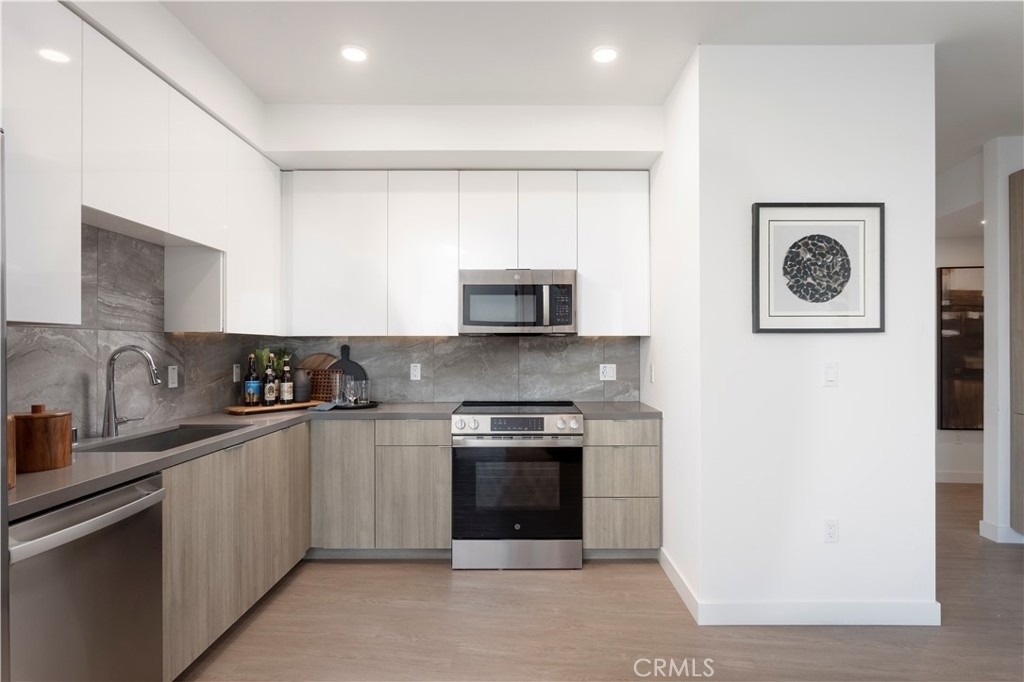 511 S Harbor - Photo 3