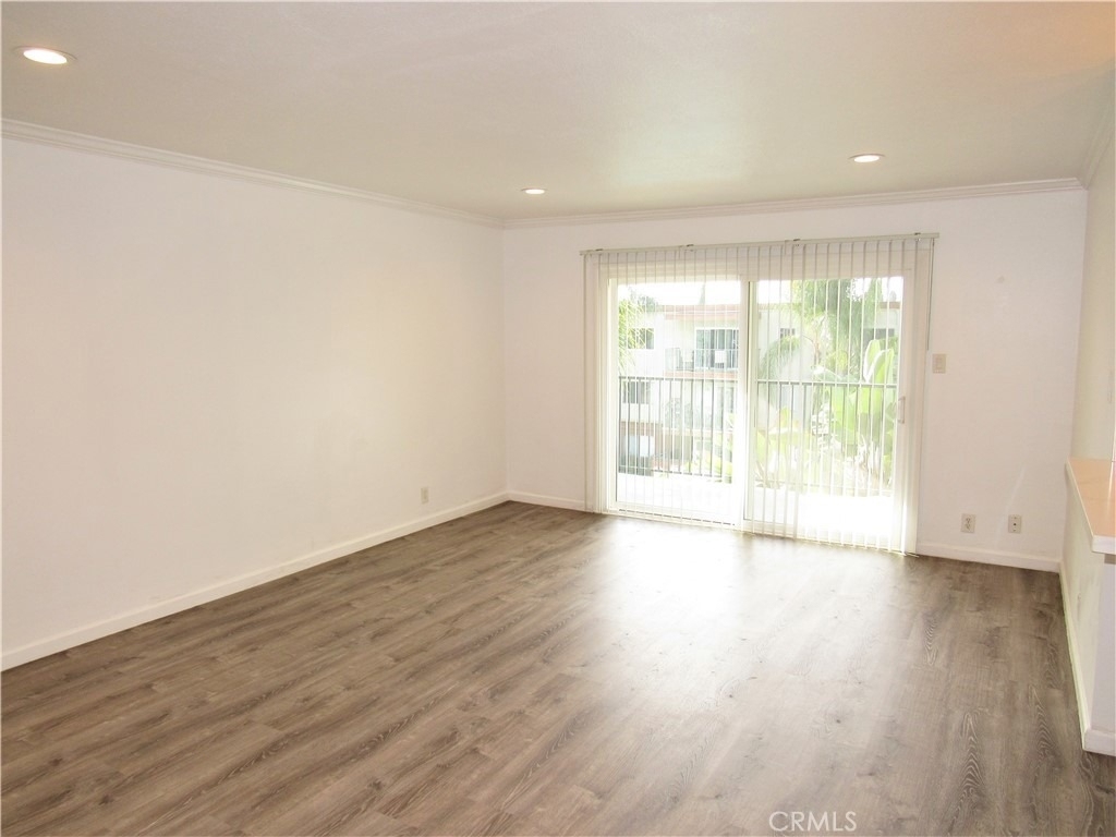 400 N Acacia - Photo 0