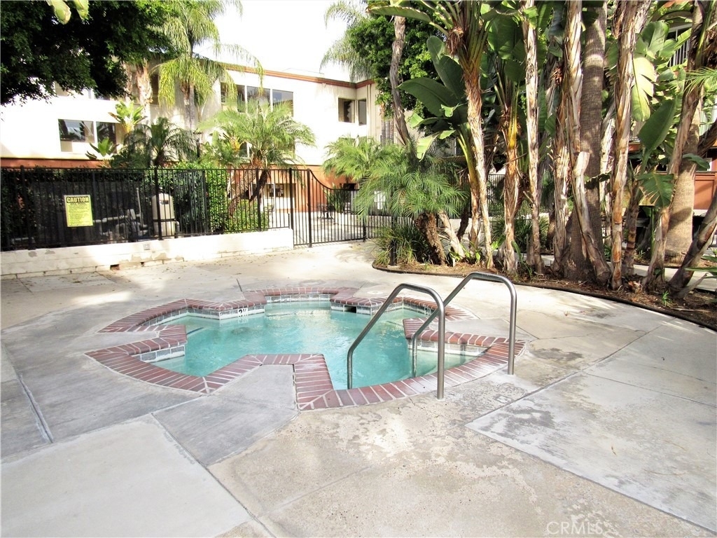 400 N Acacia - Photo 12
