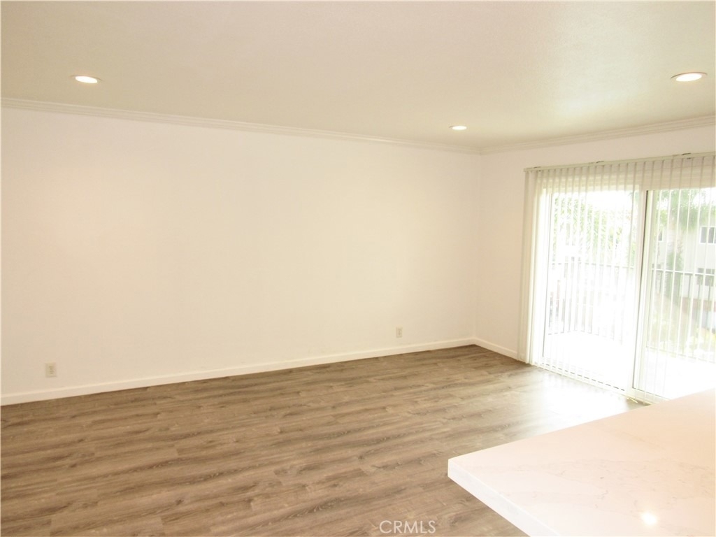 400 N Acacia - Photo 3