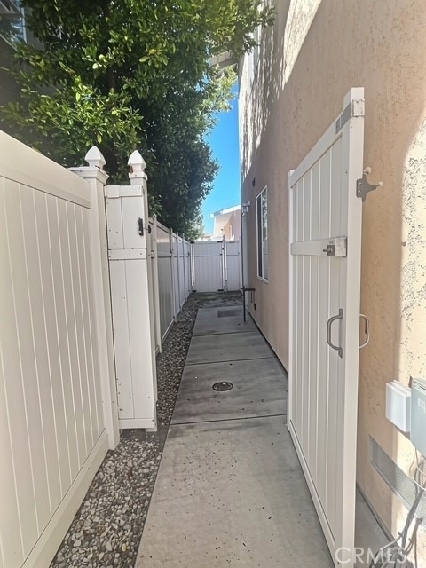 1746 Gramercy Avenue - Photo 15