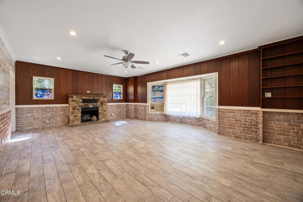 10630 Hillhaven Avenue - Photo 2