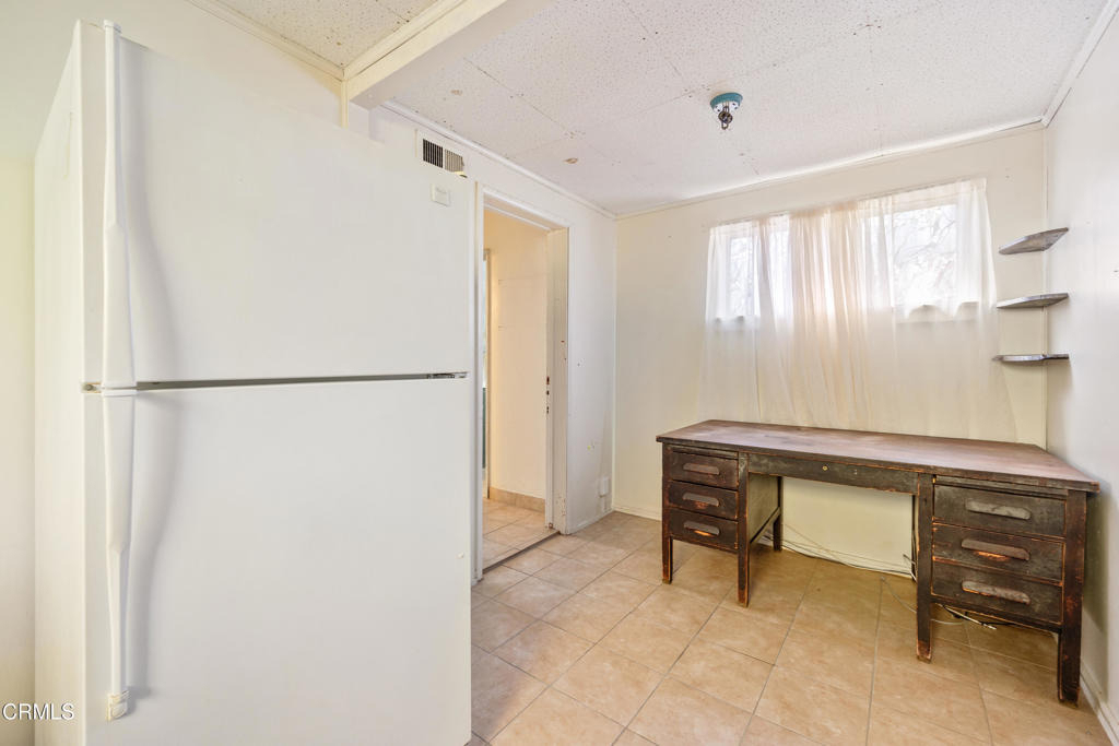 10630 Hillhaven Avenue - Photo 13