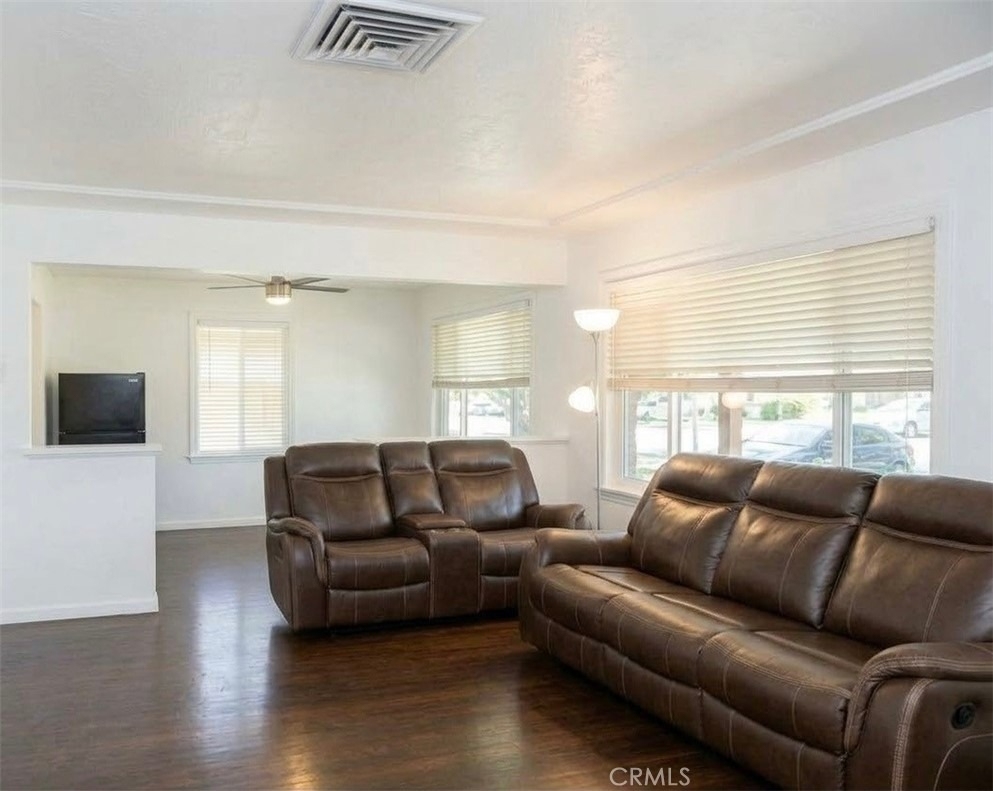 514 E 28th Street - Photo 1
