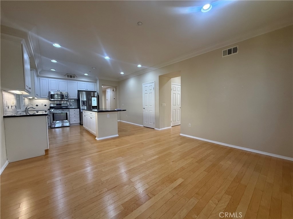 31 Regal - Photo 1