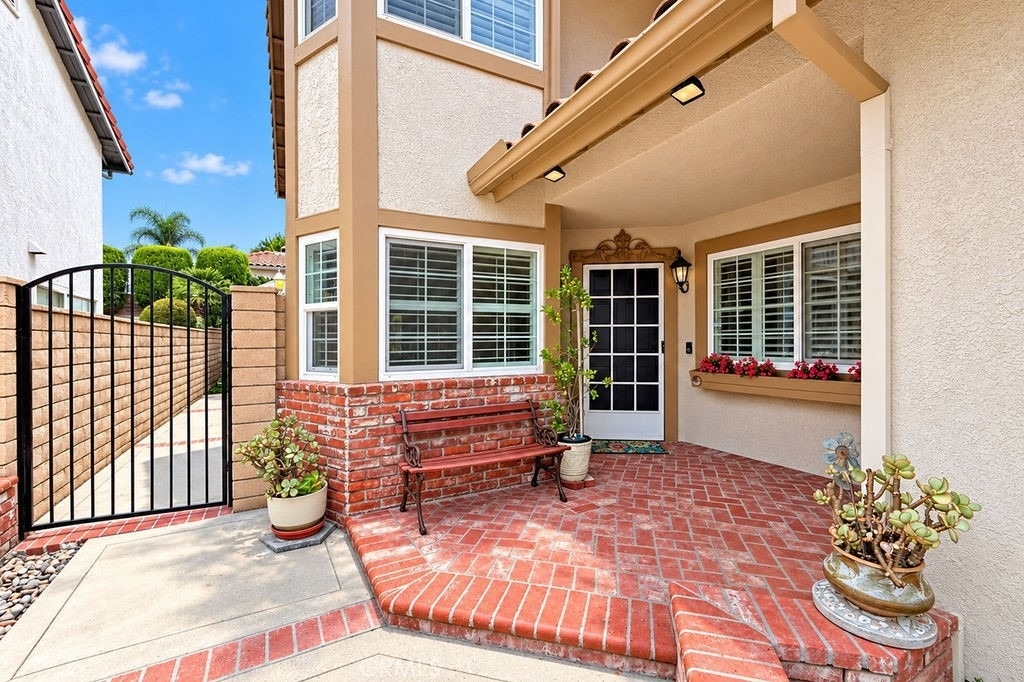 24275 Juanita - Photo 2