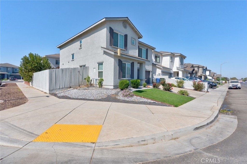 693 Cadiz Avenue - Photo 0