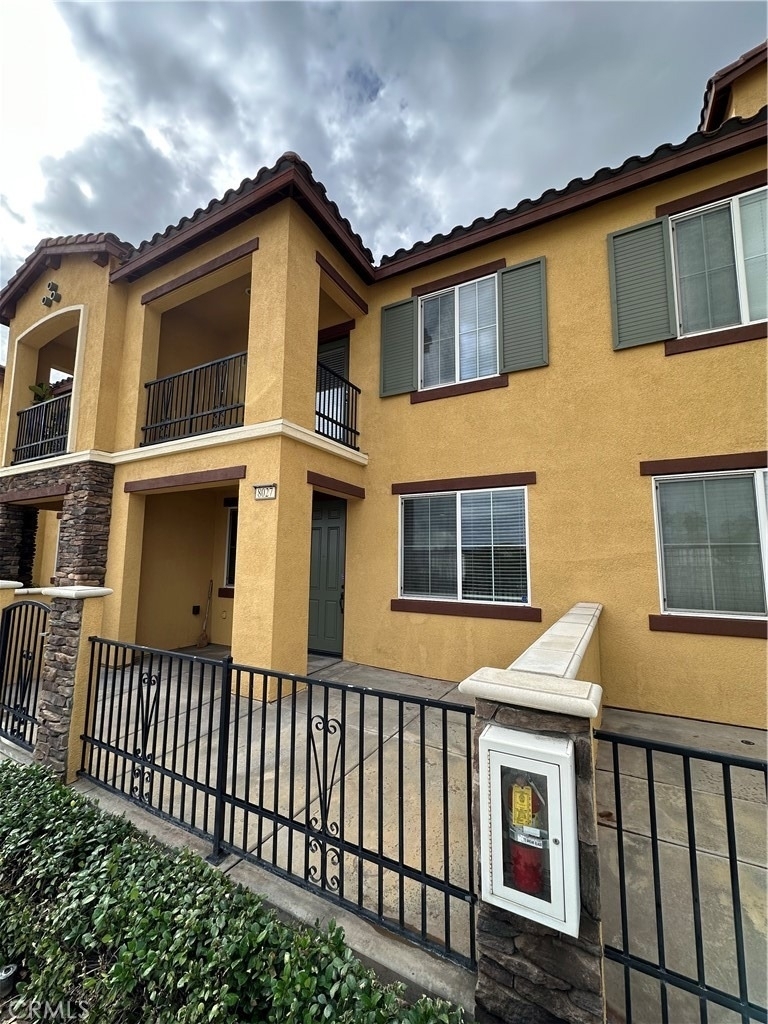 8027 City View - Photo 0