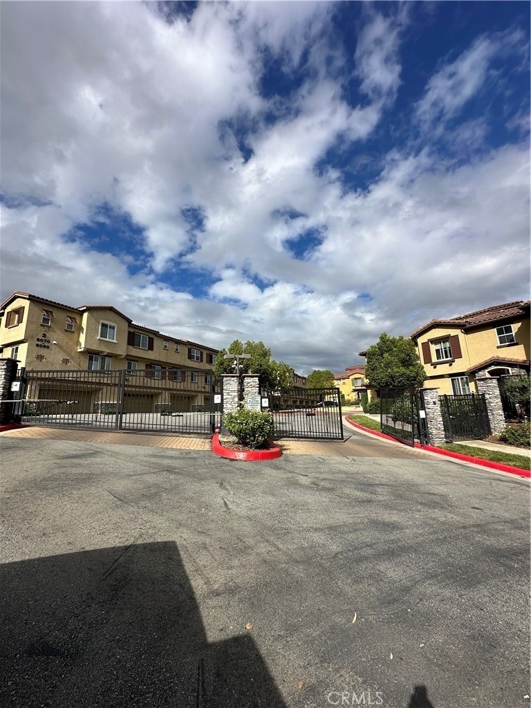 8027 City View - Photo 2