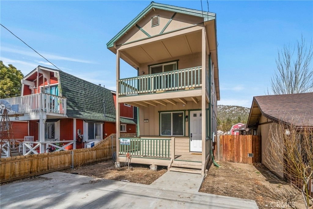 1031 W Fairway Boulevard - Photo 2