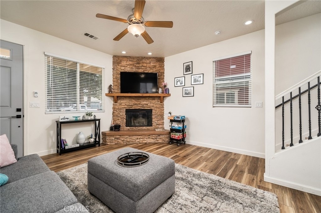 1031 W Fairway Boulevard - Photo 6