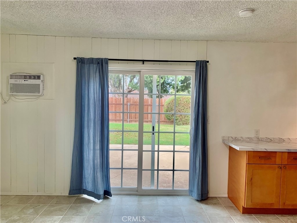 917 Cypress - Photo 8