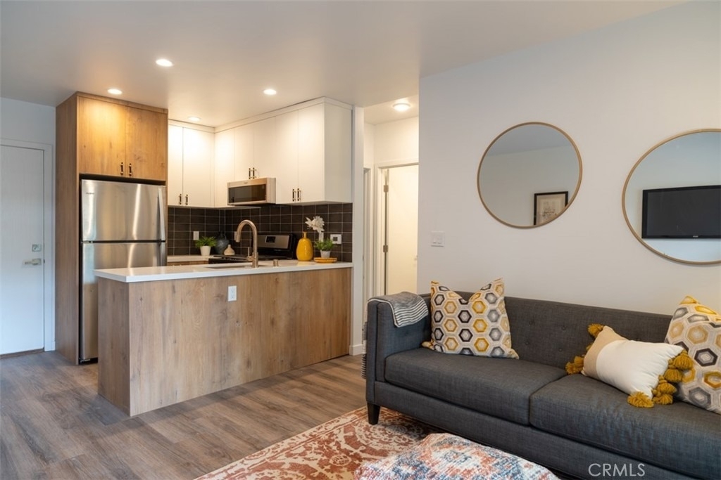 3303 Primera Avenue - Photo 2