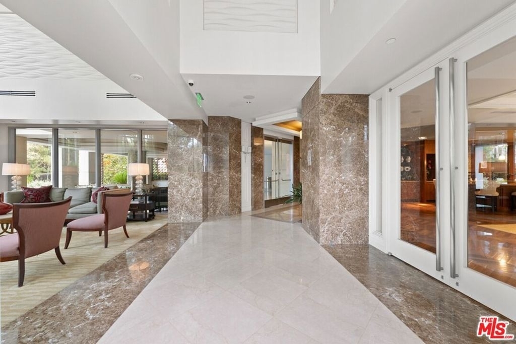 10700 Wilshire Boulevard - Photo 15