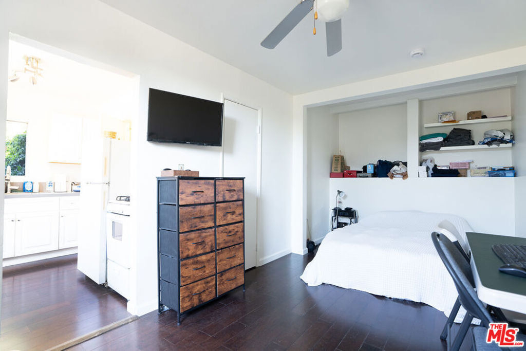 834 1/2 N Laguna Avenue - Photo 2