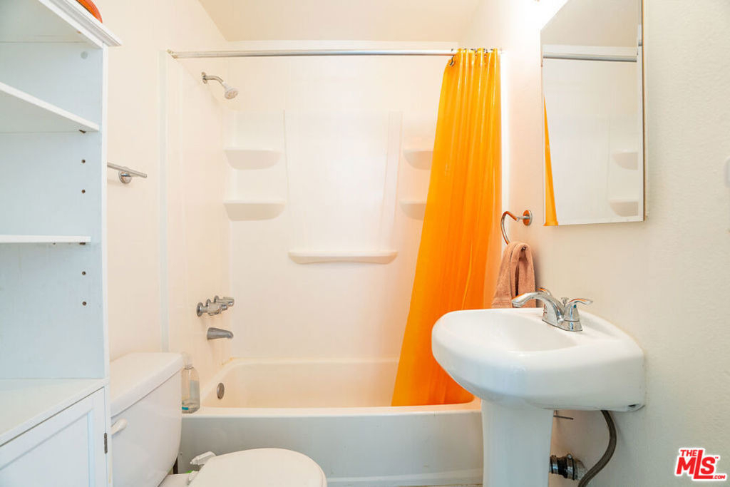 834 1/2 N Laguna Avenue - Photo 4