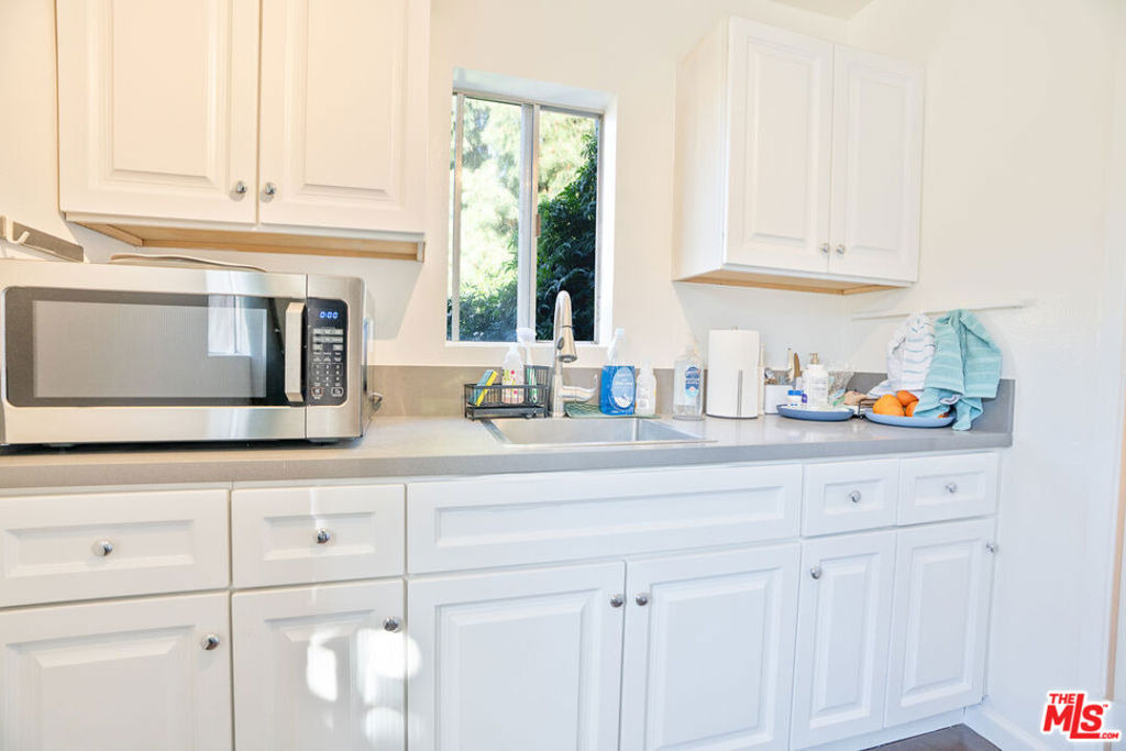 834 1/2 N Laguna Avenue - Photo 1
