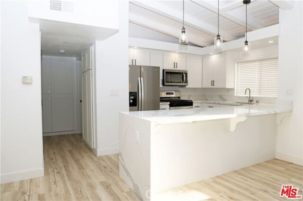 504 35th Street - Photo 1