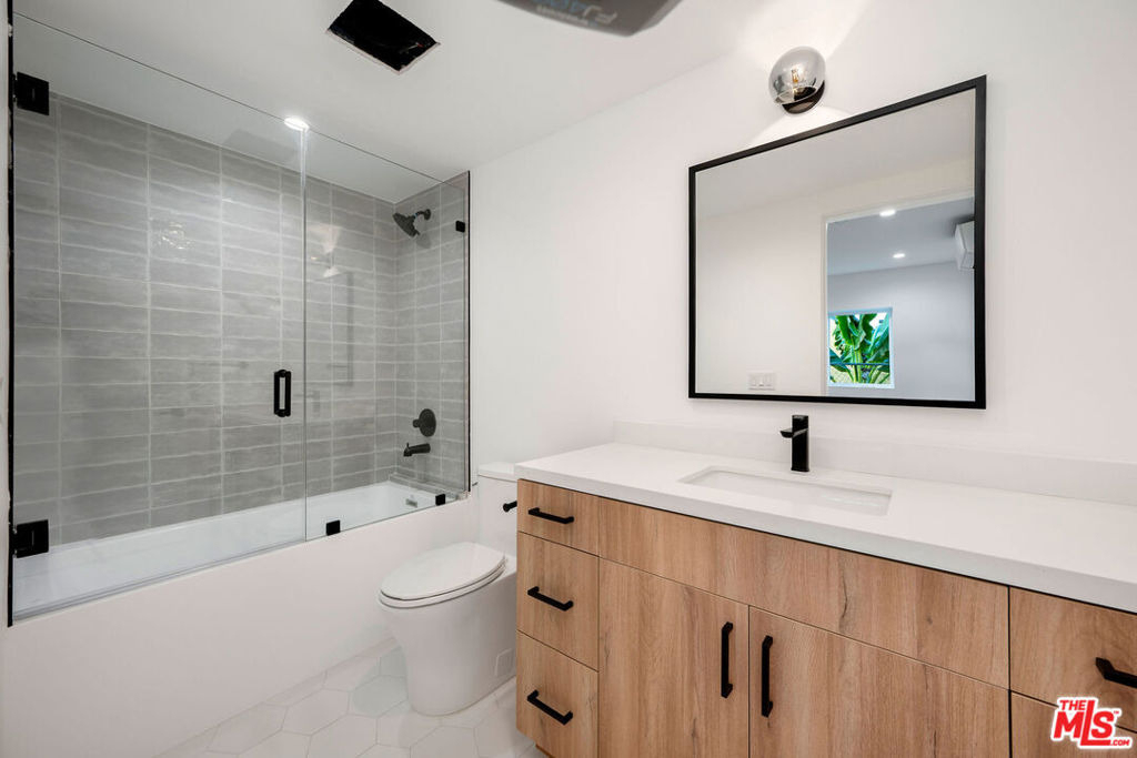 728 3/4 Robinson Street - Photo 6