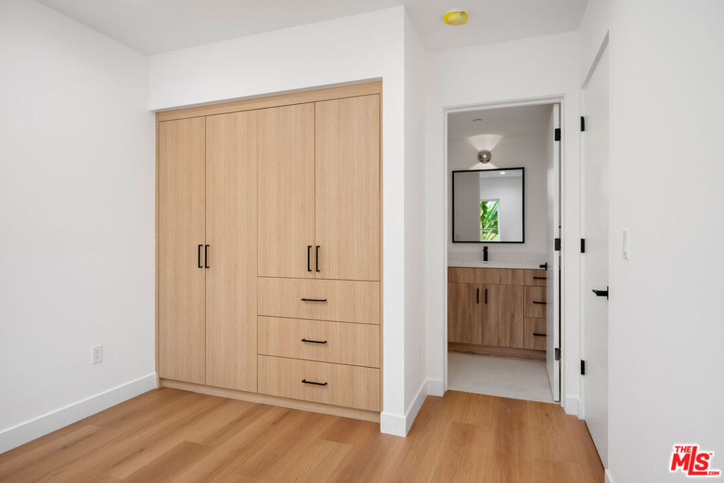 728 3/4 Robinson Street - Photo 4