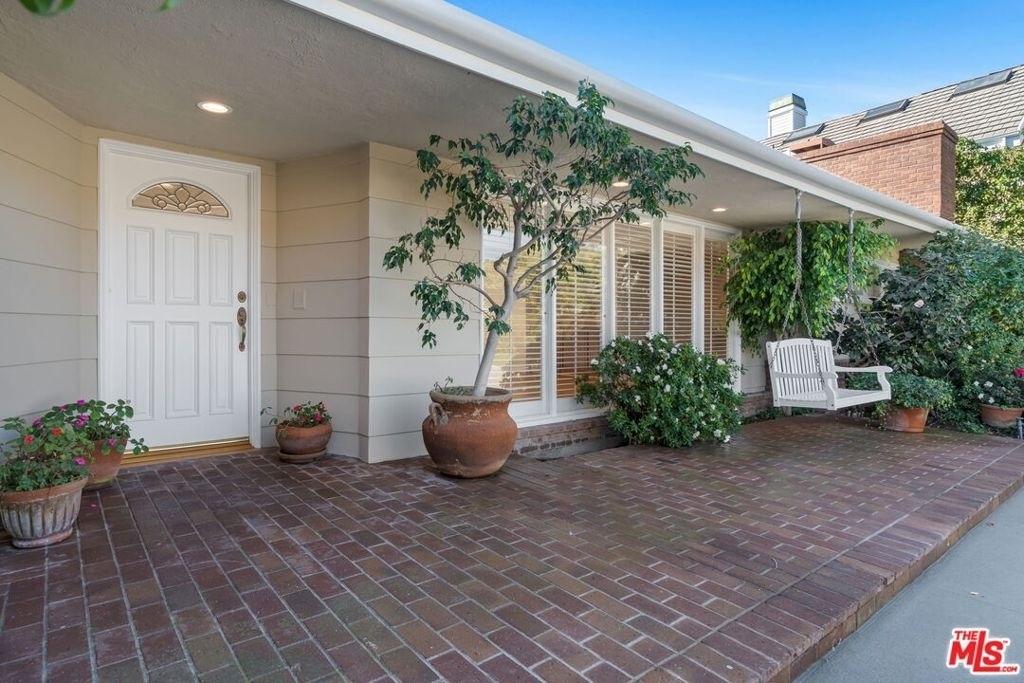 14972 Camarosa Drive - Photo 2