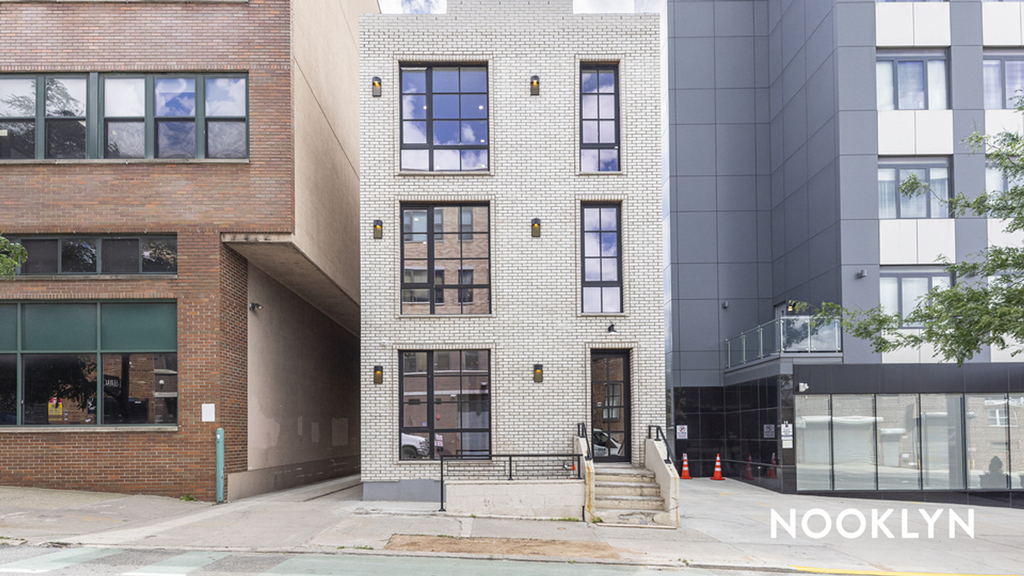 160 20th St 11232 - Photo 5