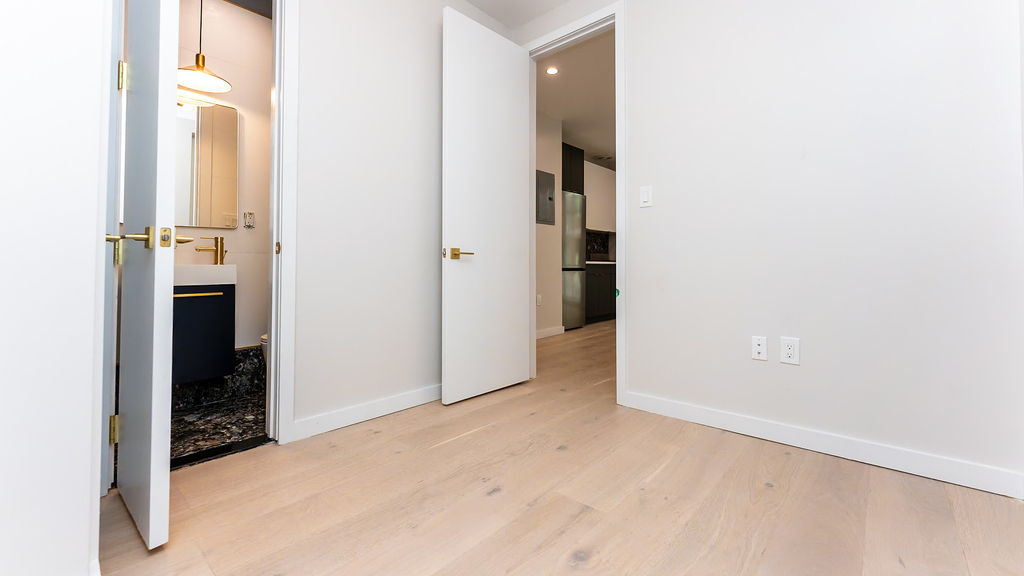 160 20th St 11232 - Photo 2