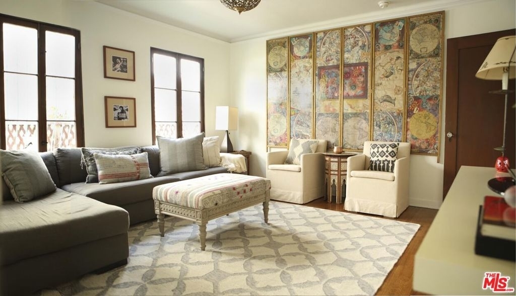 146 N La Peer Drive - Photo 1
