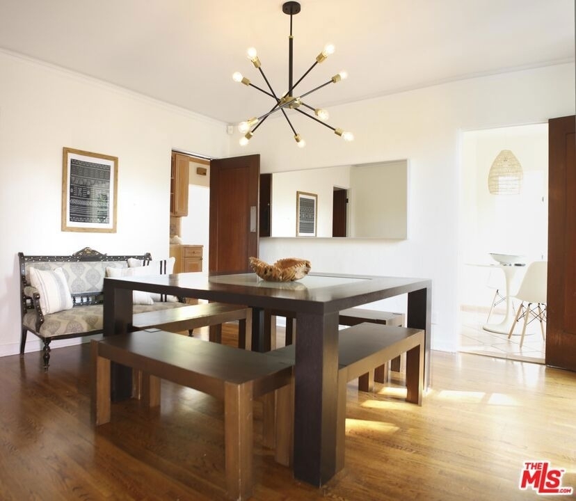 146 N La Peer Drive - Photo 2
