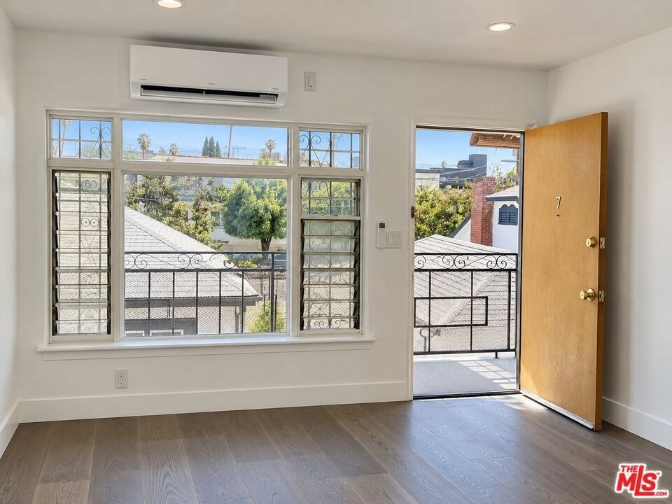 5806 La Mirada Avenue - Photo 0