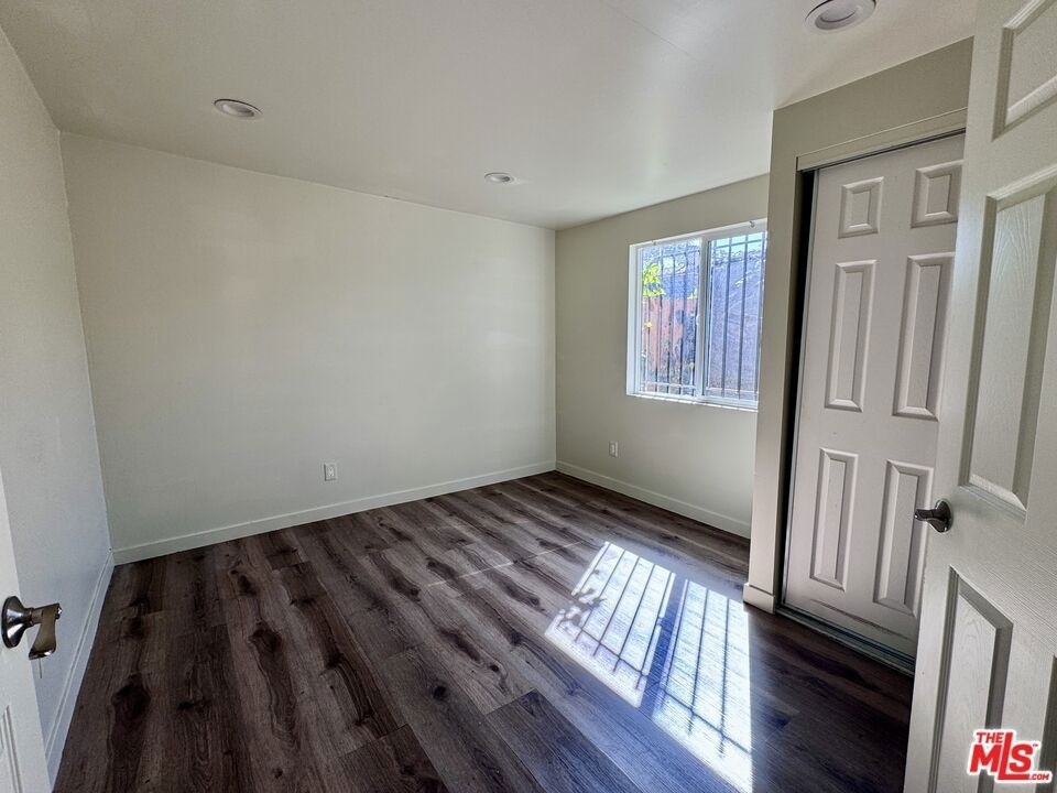 3630 W 60th Street - Photo 10