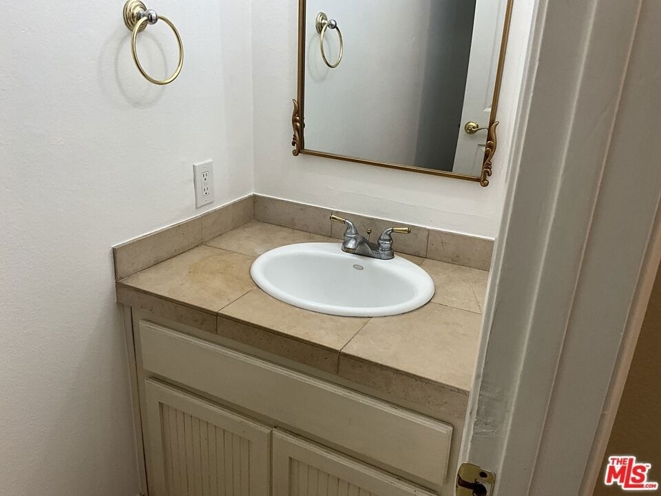 3910 W 182nd Street - Photo 14