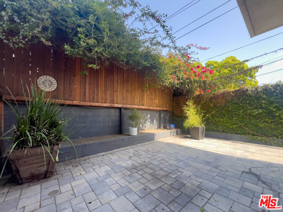 948 N Benton Way - Photo 29