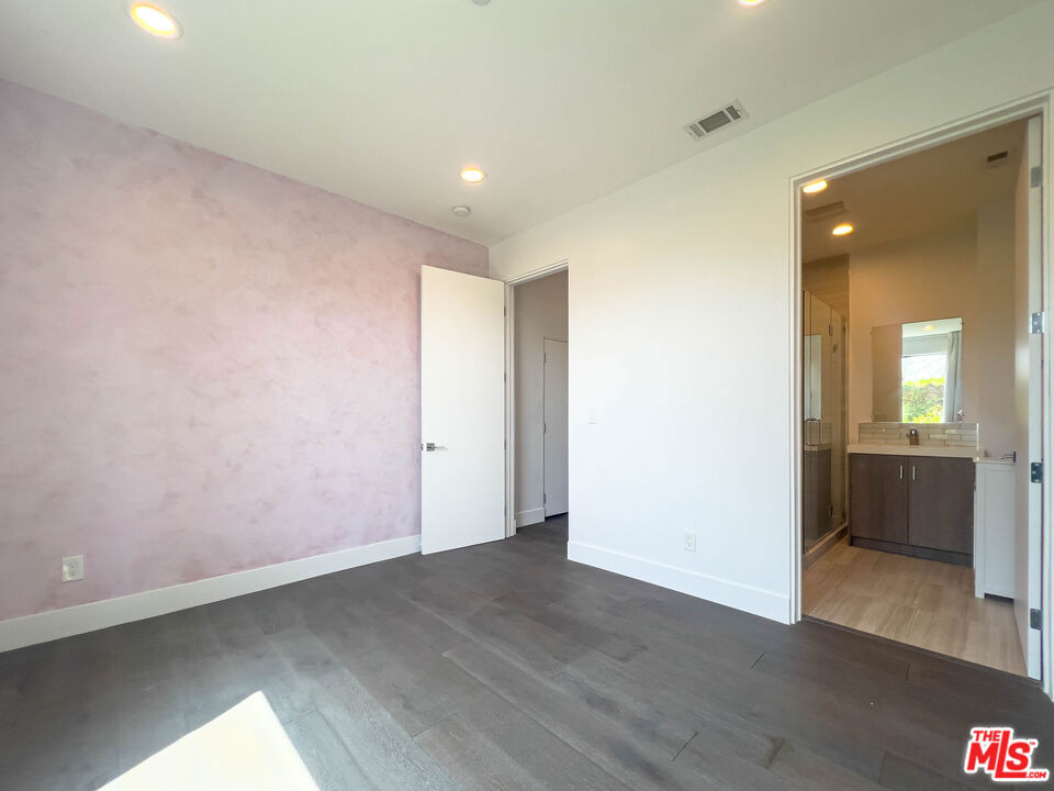 948 N Benton Way - Photo 5