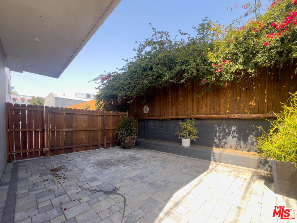 948 N Benton Way - Photo 30