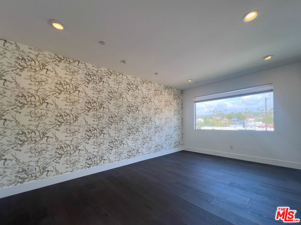 948 N Benton Way - Photo 21