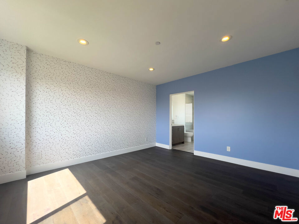 948 N Benton Way - Photo 25