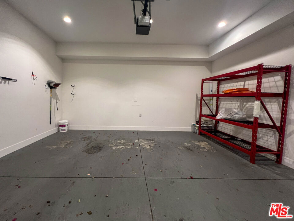 948 N Benton Way - Photo 31