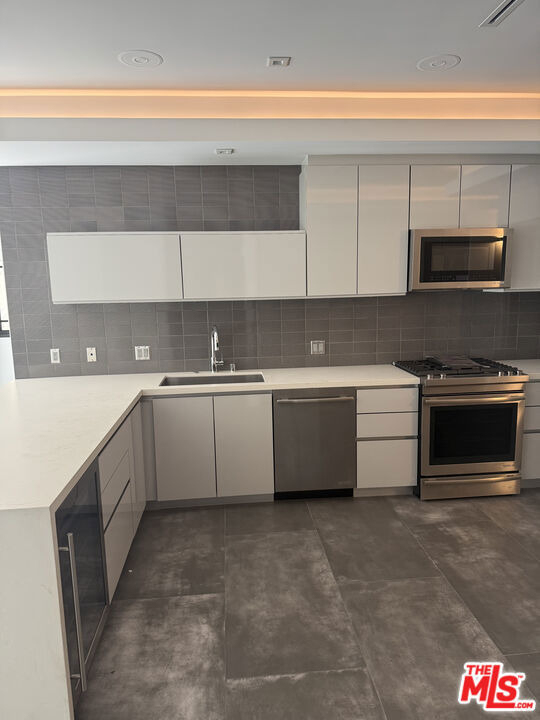 10993 Wellworth Avenue - Photo 3