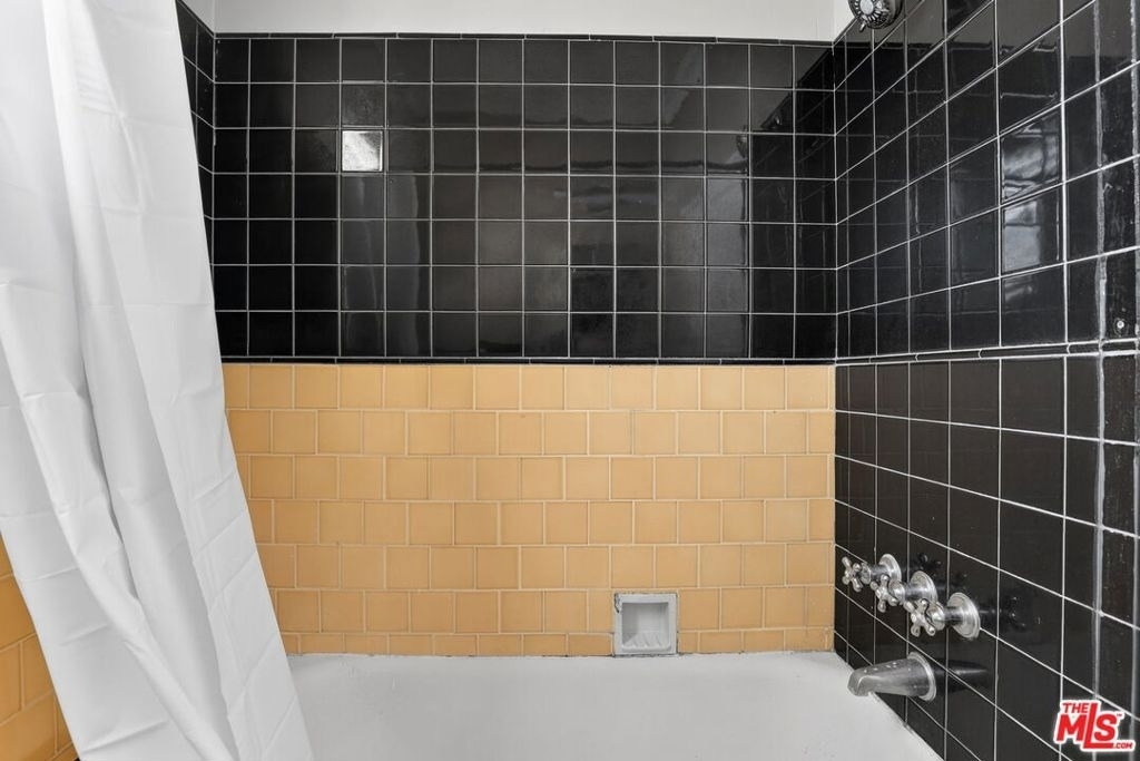 1147 6th Street - Photo 17